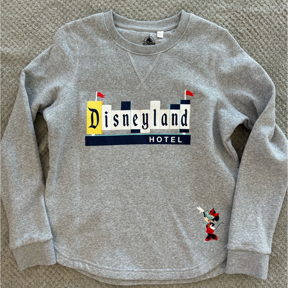 Disneyland gray Crewneck size small - used once